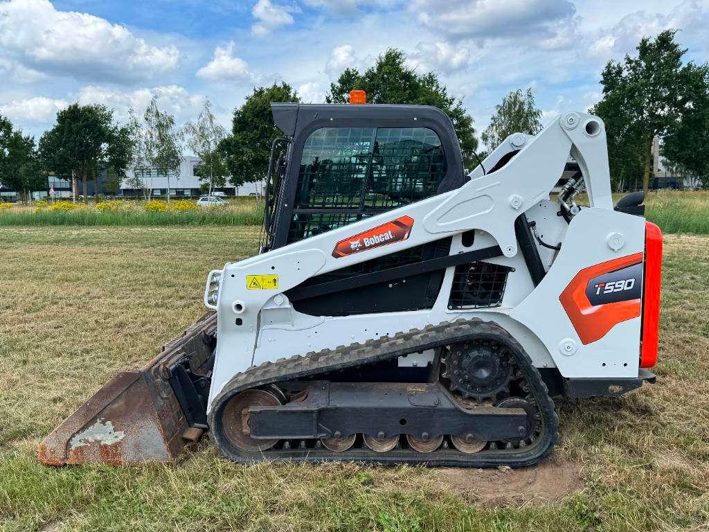 Bobcat T590 - Track Loader / Closed Cab Photo 2