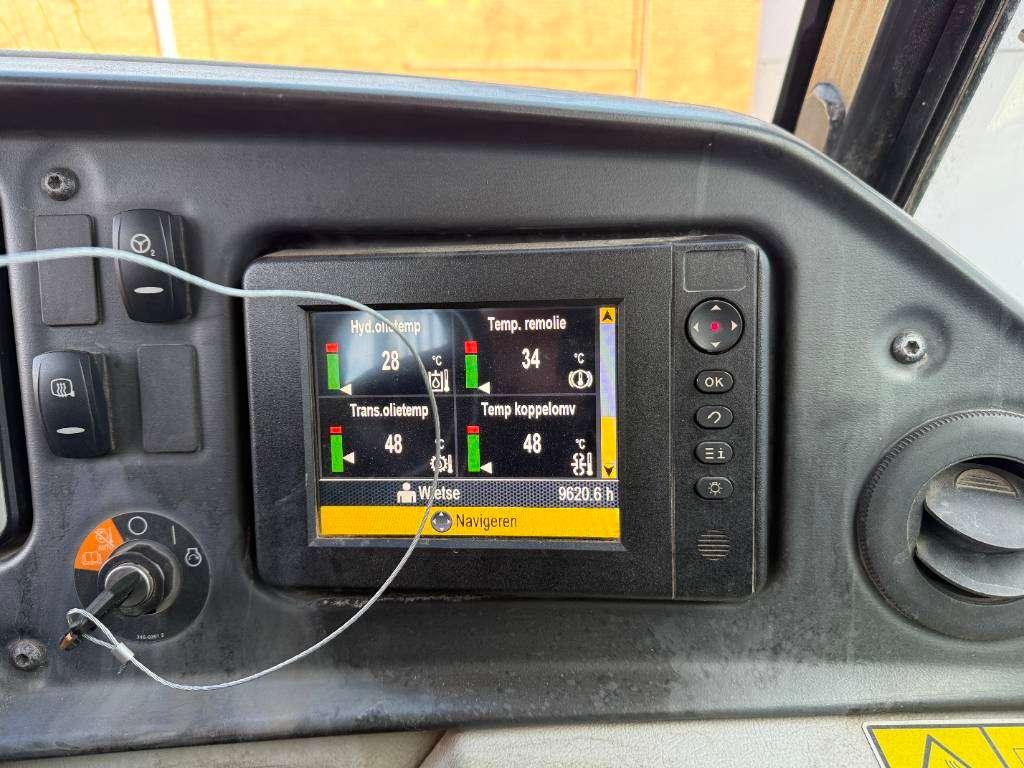 Caterpillar 745C - Dutch Machine / Auto Greasing Photo 11