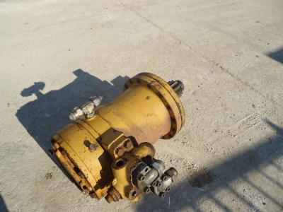 Moteur de rotation de la tourelle pour Fiat Allis FE28 en vente par OLM 90 Srl