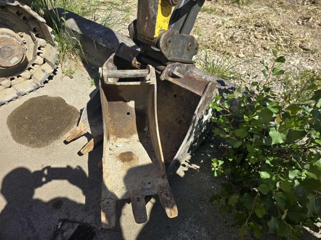 New Holland E39B Photo 4