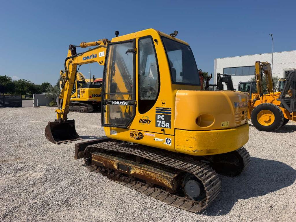 Komatsu PC 75R Photo 1