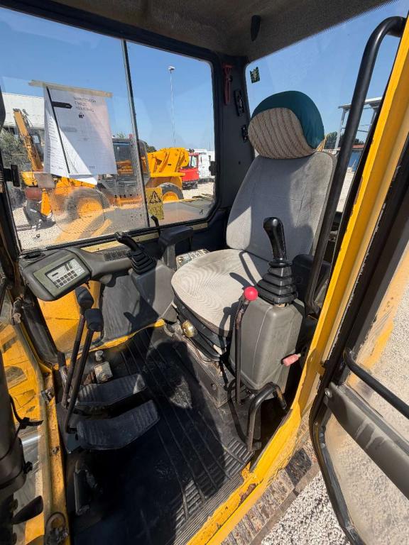 Komatsu PC 75R Photo 14
