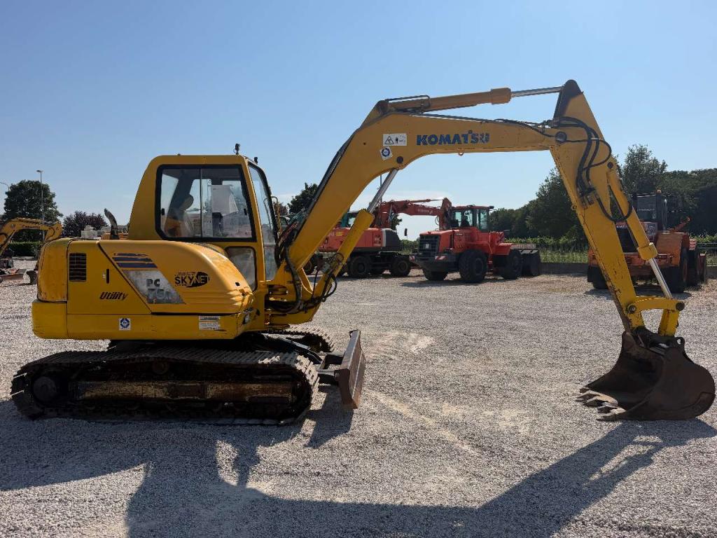 Komatsu PC 75R Photo 4