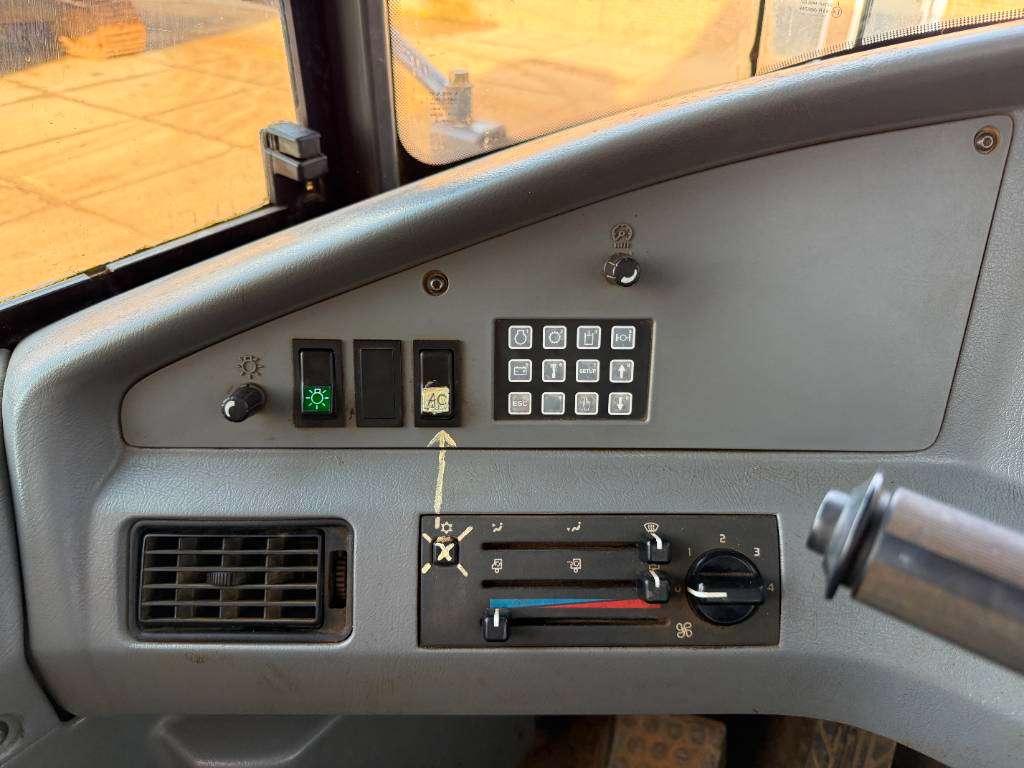 Volvo A25E - Airco / Camera / Heated Seat Photo 10