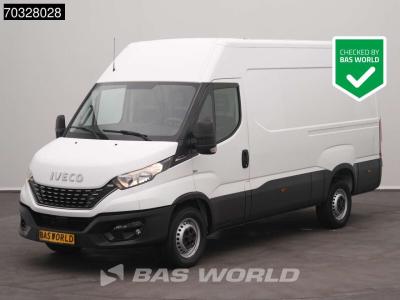 Iveco Daily 35S18 3.0L Automaat L2H2 3.5t trekhaak Camera 3520L L2 A/C Towbar Cruise control en vente par BAS World B.V.