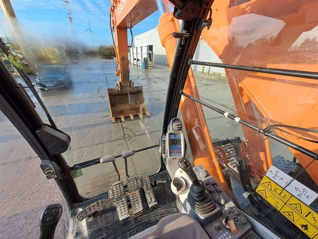 Hitachi ZX350LCN-6 Photo 22