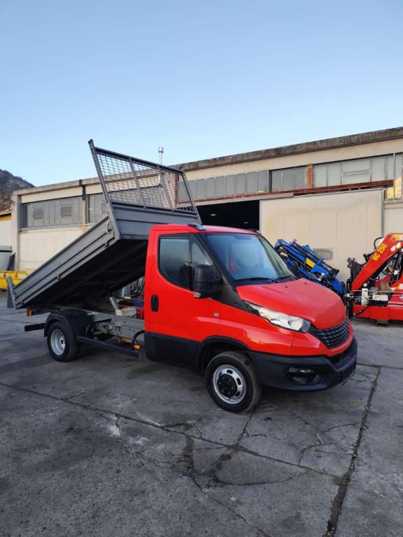 Iveco DAILY 35-120 Photo 1