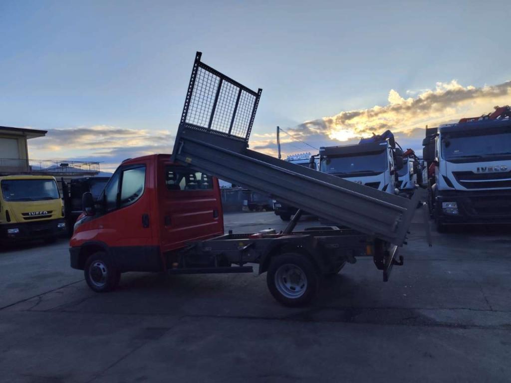 Iveco DAILY 35-120 Photo 10