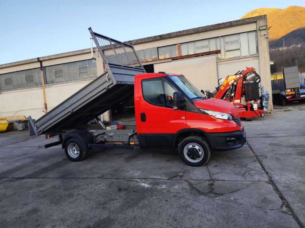 Iveco DAILY 35-120 Photo 13
