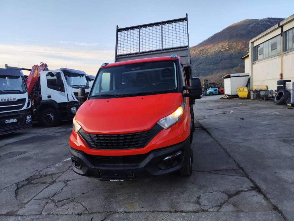 Iveco DAILY 35-120 Photo 28