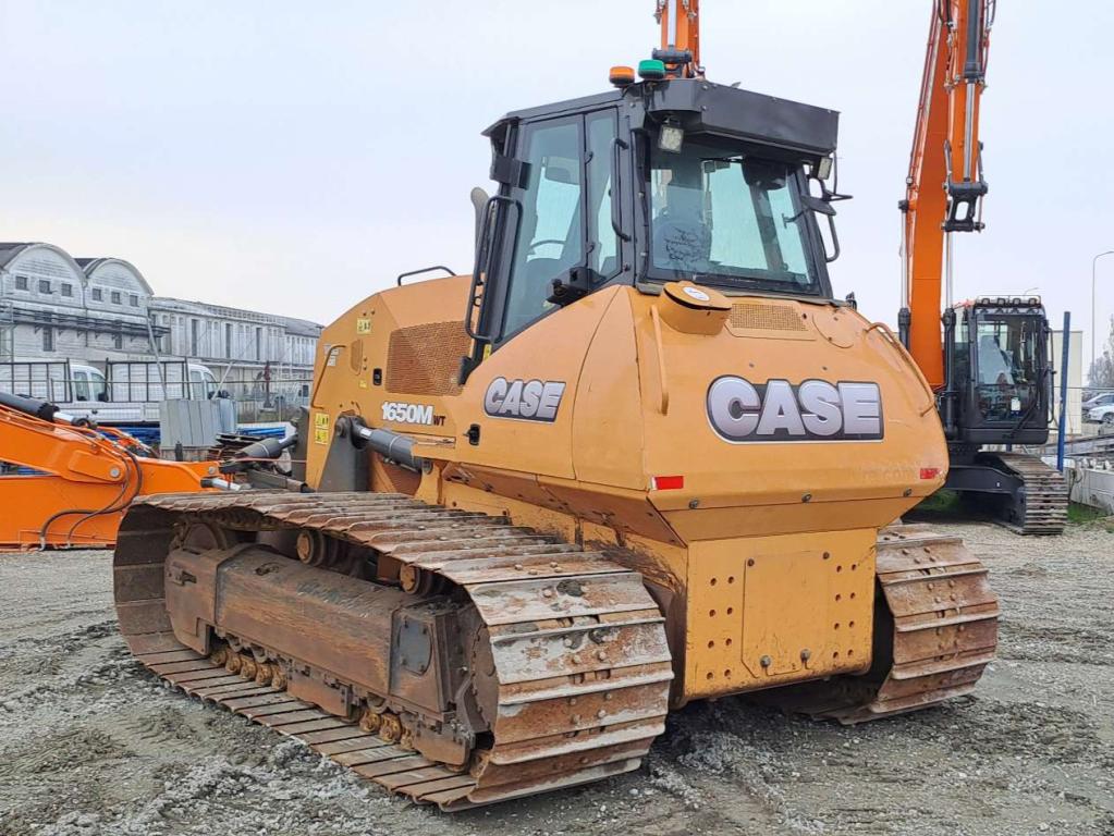 Case 1650M Photo 3