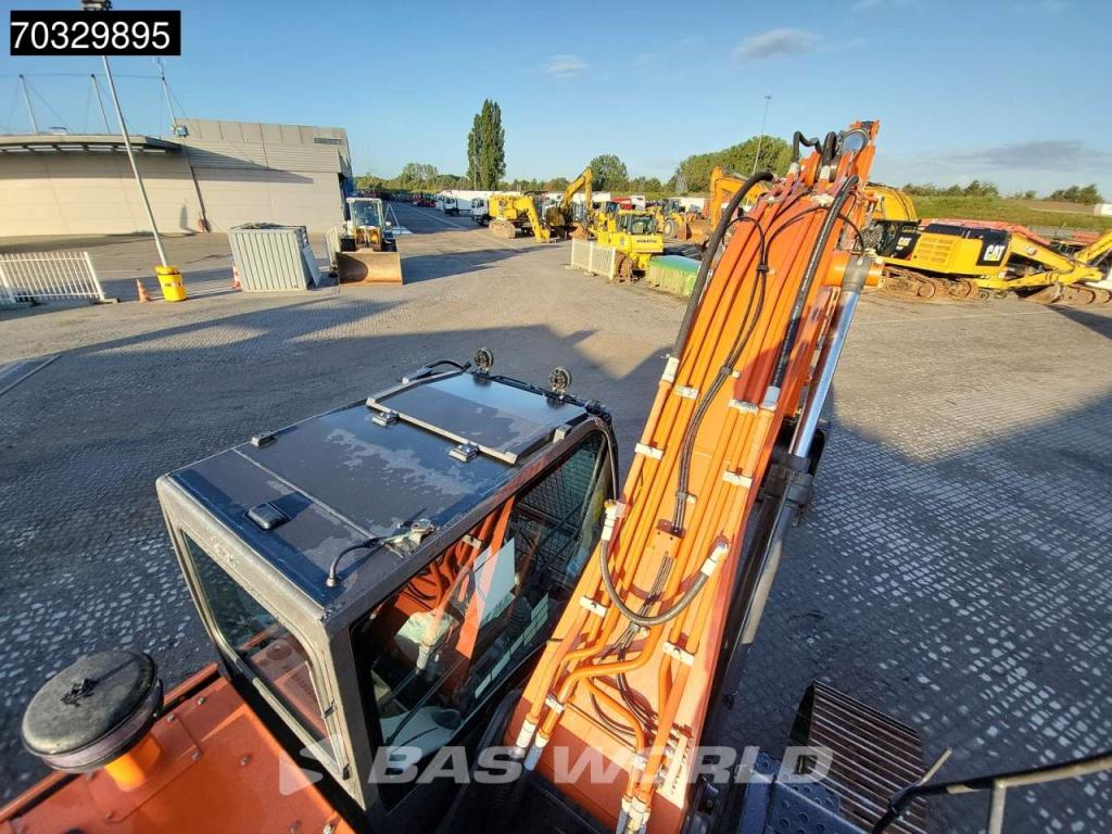 Hitachi ZX220 LC-5G Photo 26