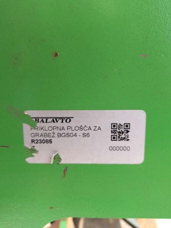 S60 for BGS04 hydraulic grab Attachment plate Photo 9