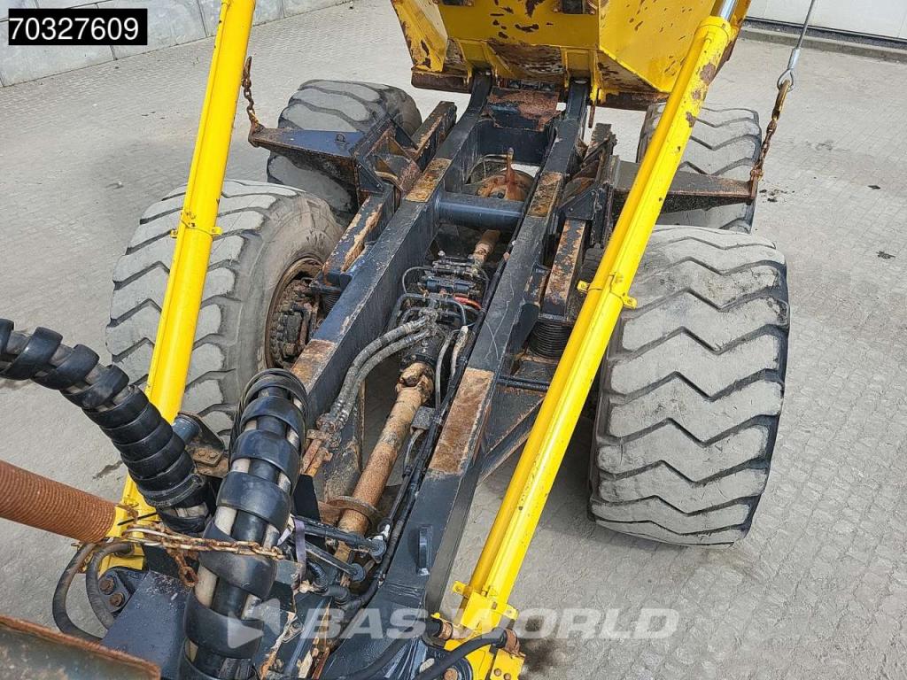 Komatsu HM300-3 Photo 12