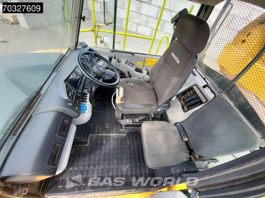 Komatsu HM300-3 Photo 25