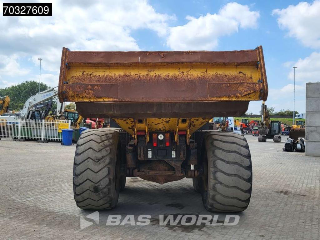Komatsu HM300-3 Photo 9