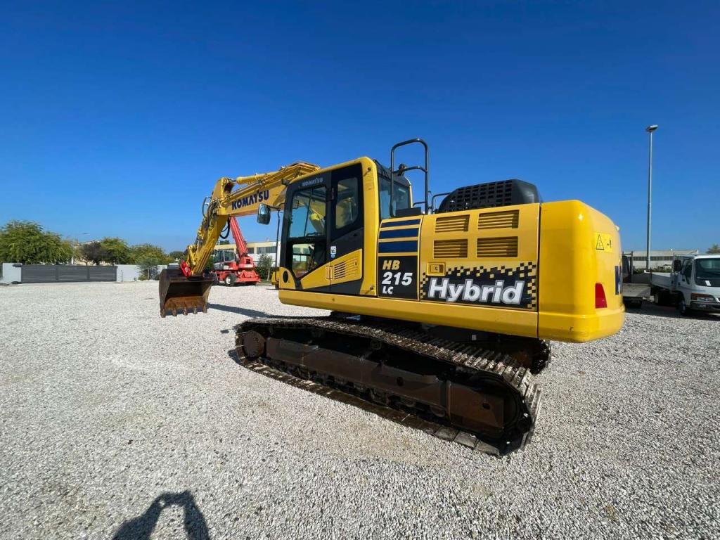 Komatsu HB215LC-2 Photo 3