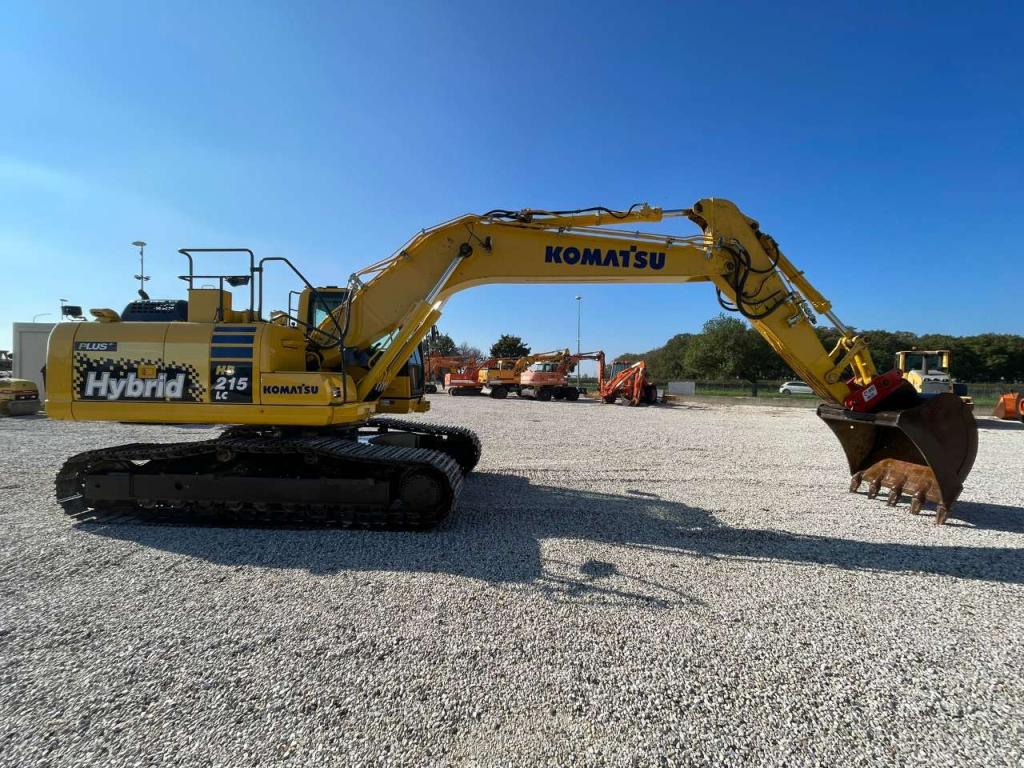 Komatsu HB215LC-2 Photo 5