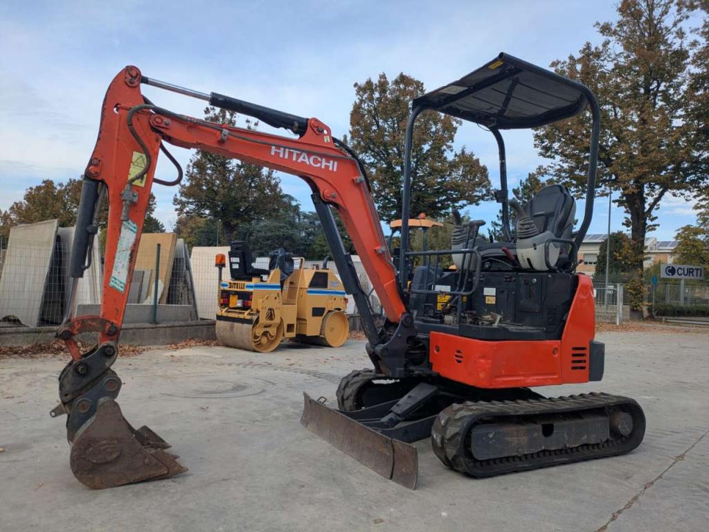 Hitachi ZX19U5 Photo 1