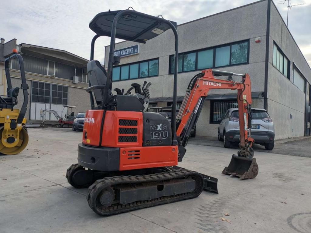 Hitachi ZX19U5 Photo 3