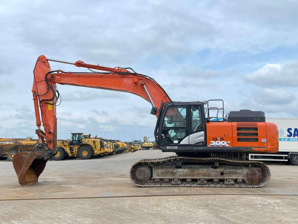 Hitachi ZX300LC-6 Photo 1