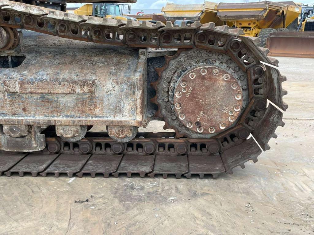 Hitachi ZX300LC-6 Photo 17