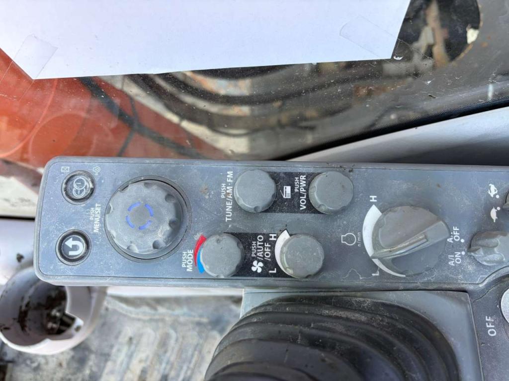 Hitachi ZX300LC-6 Photo 29