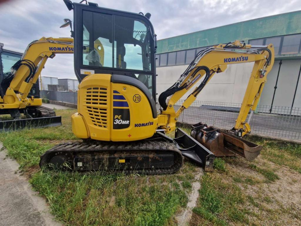 Komatsu PC30MR-5 Photo 6