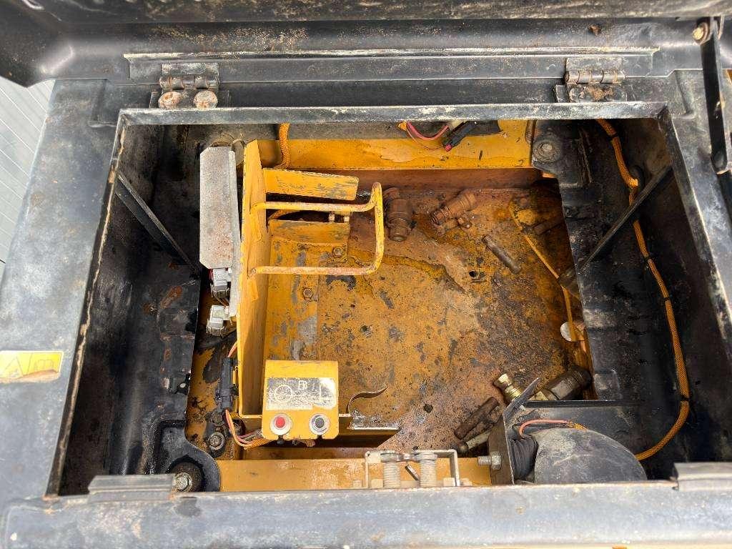 Caterpillar 323EL VA Photo 15