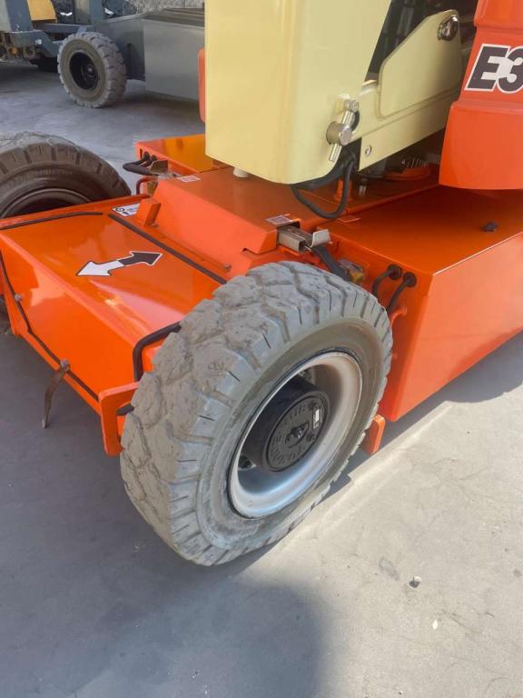 JLG E300AJP Photo 4