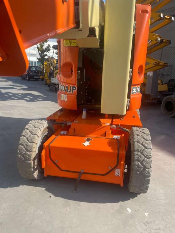 JLG E300AJP Photo 8