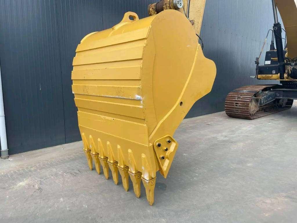 Caterpillar 350 TB Photo 14