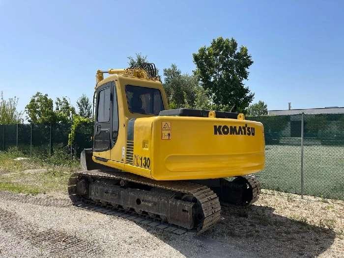 Komatsu PC130 Photo 2