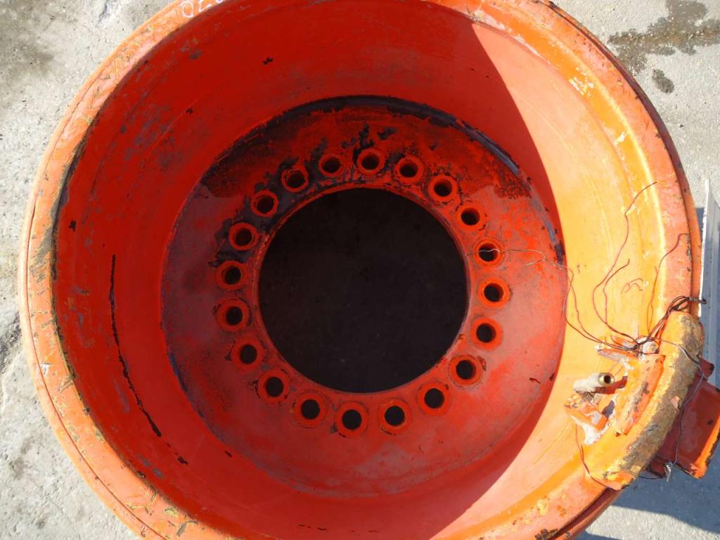Jante pour Fiat Kobelco W270 Photo 3