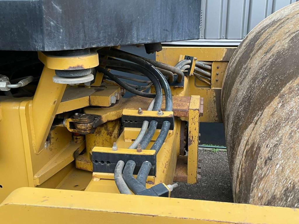 Caterpillar CS66 B Photo 11