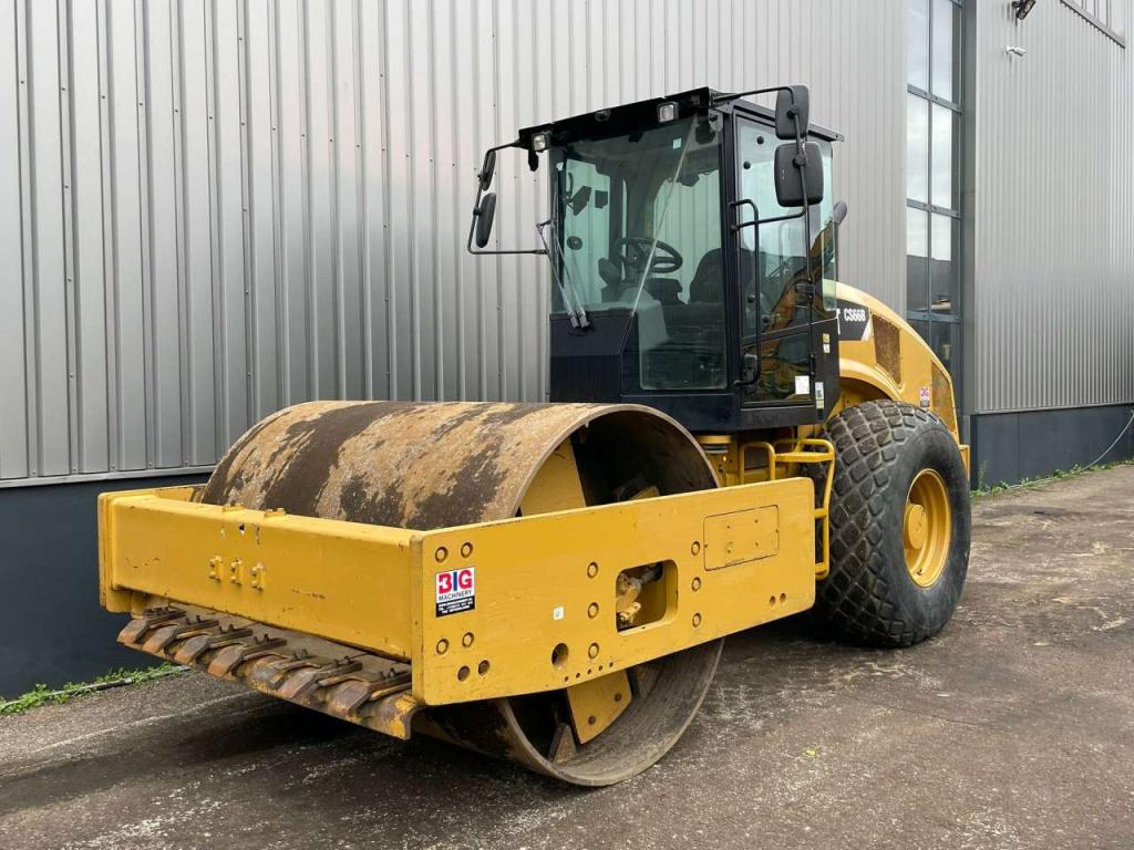 Caterpillar CS66 B Photo 2