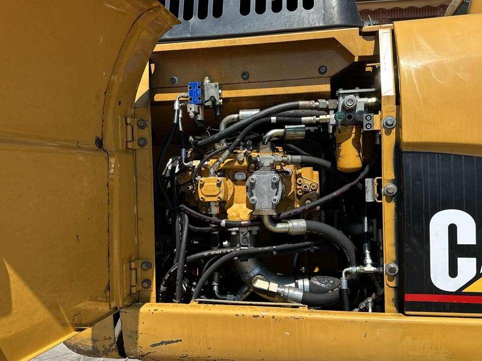 Caterpillar 319C Photo 11