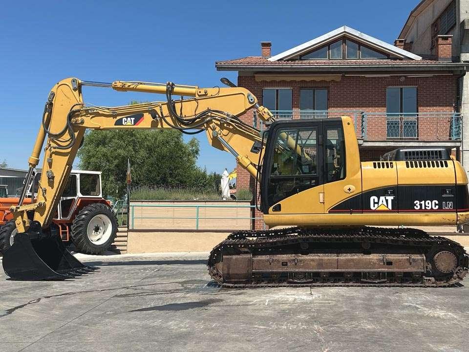 Caterpillar 319C Photo 2