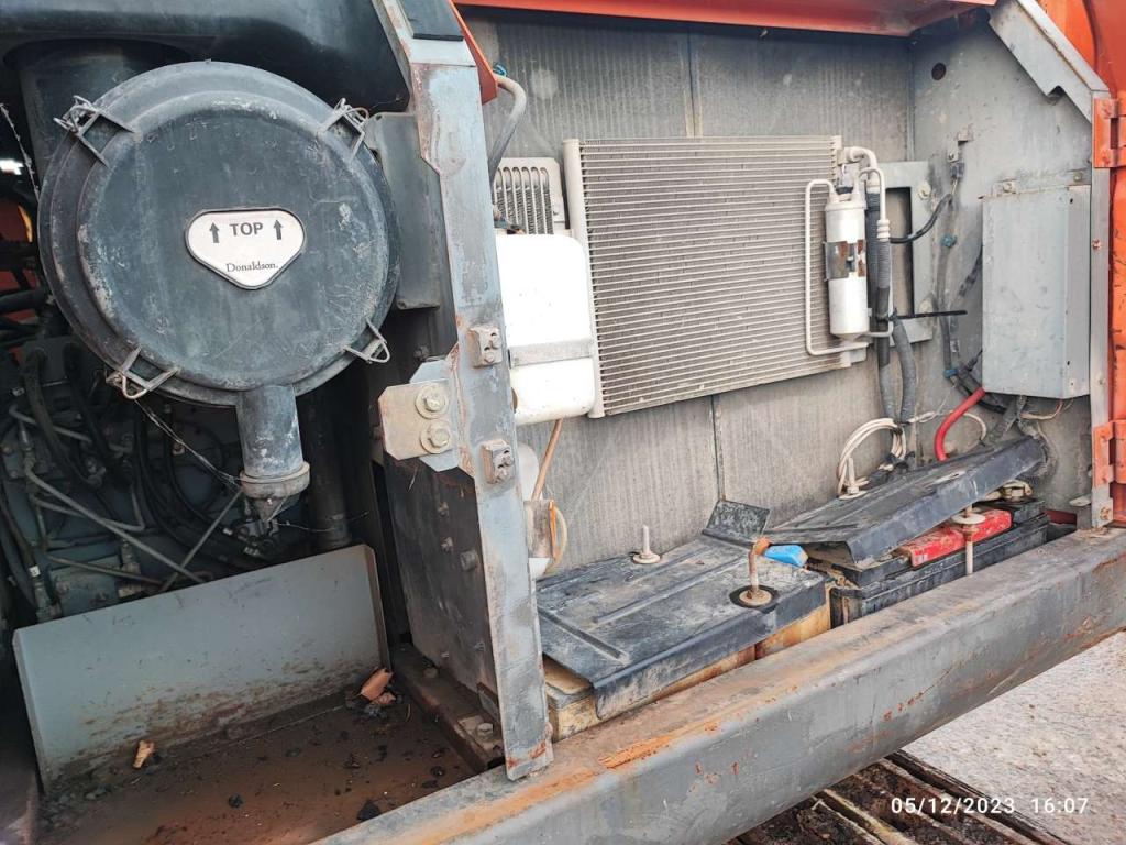 Hitachi ZX240N-3 Photo 2