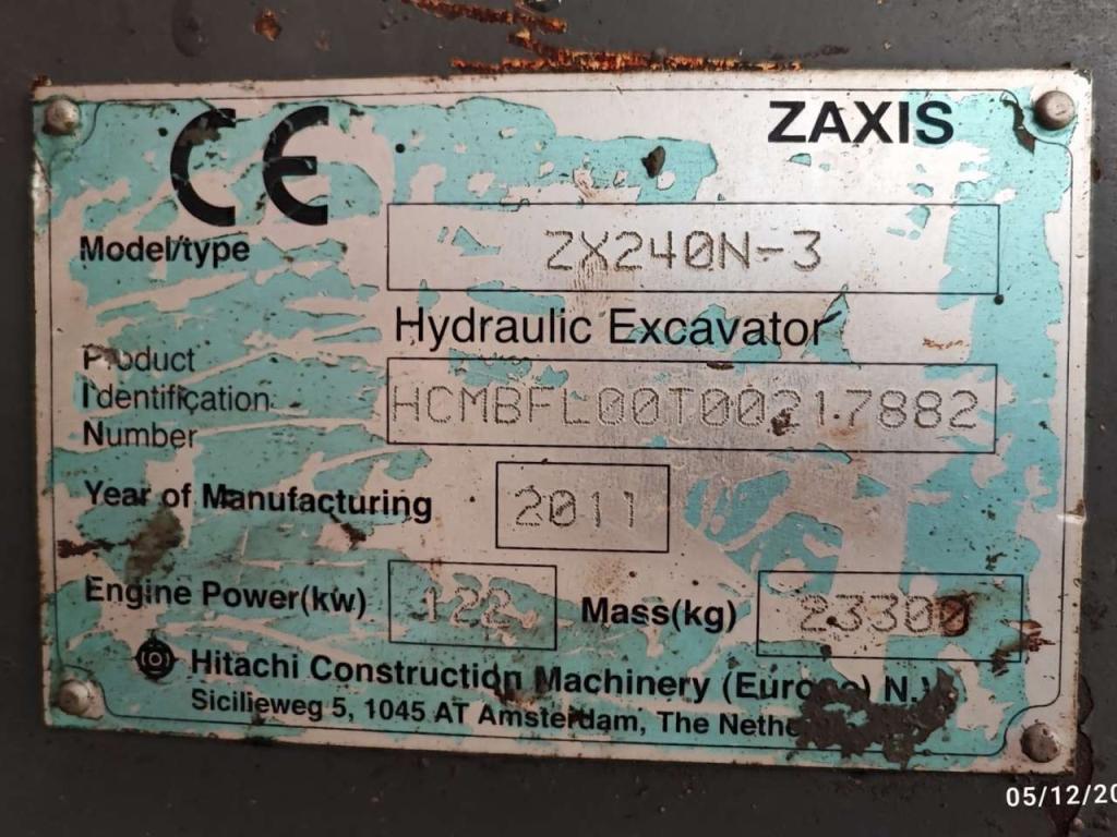 Hitachi ZX240N-3 Photo 3