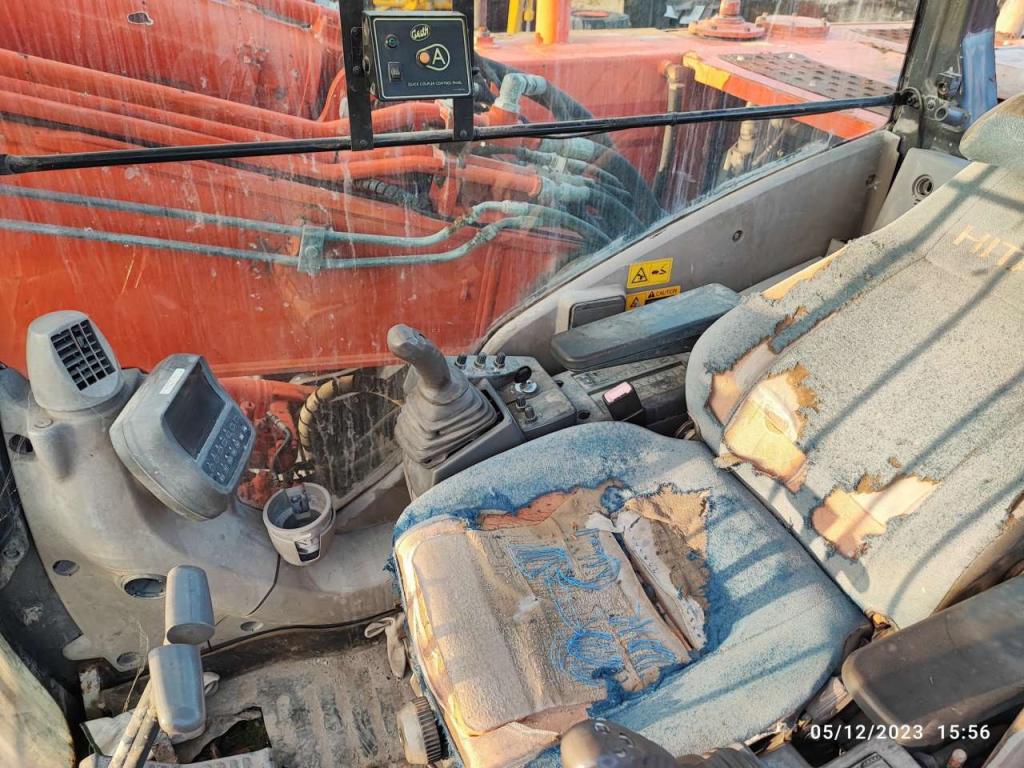 Hitachi ZX240N-3 Photo 5