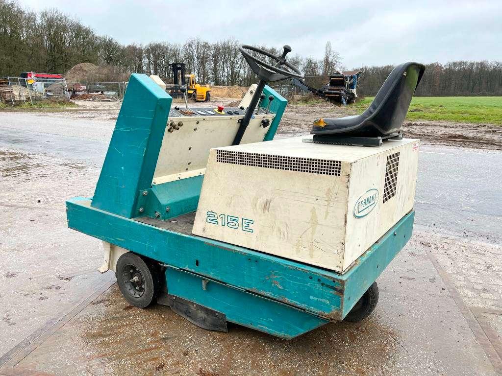 Tennant 215E Sweeper - Good Working Condition Photo 3