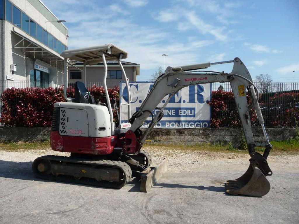 Takeuchi TB 23 R Photo 2