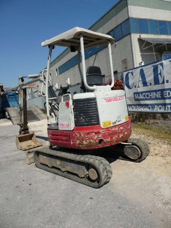 Takeuchi TB 23 R Photo 3