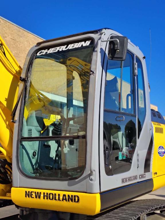 New Holland E 215 B Photo 23