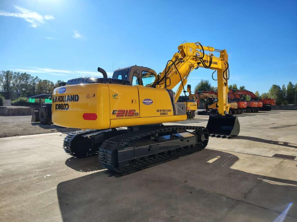 New Holland E 215 B Photo 5