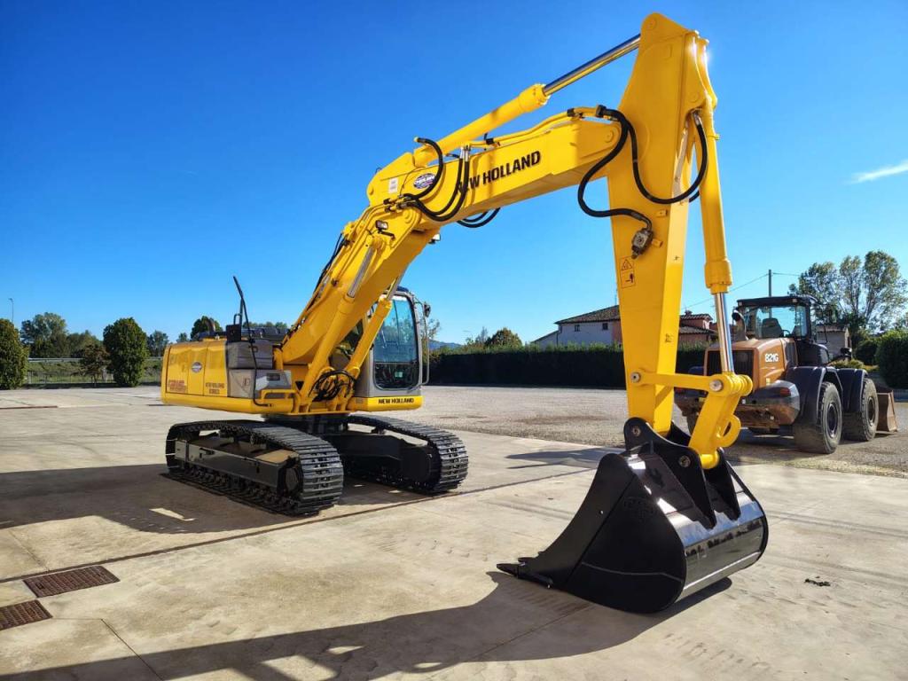 New Holland E 215 B Photo 7