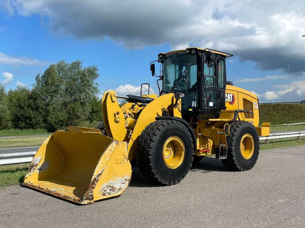 Caterpillar 926M Photo 2