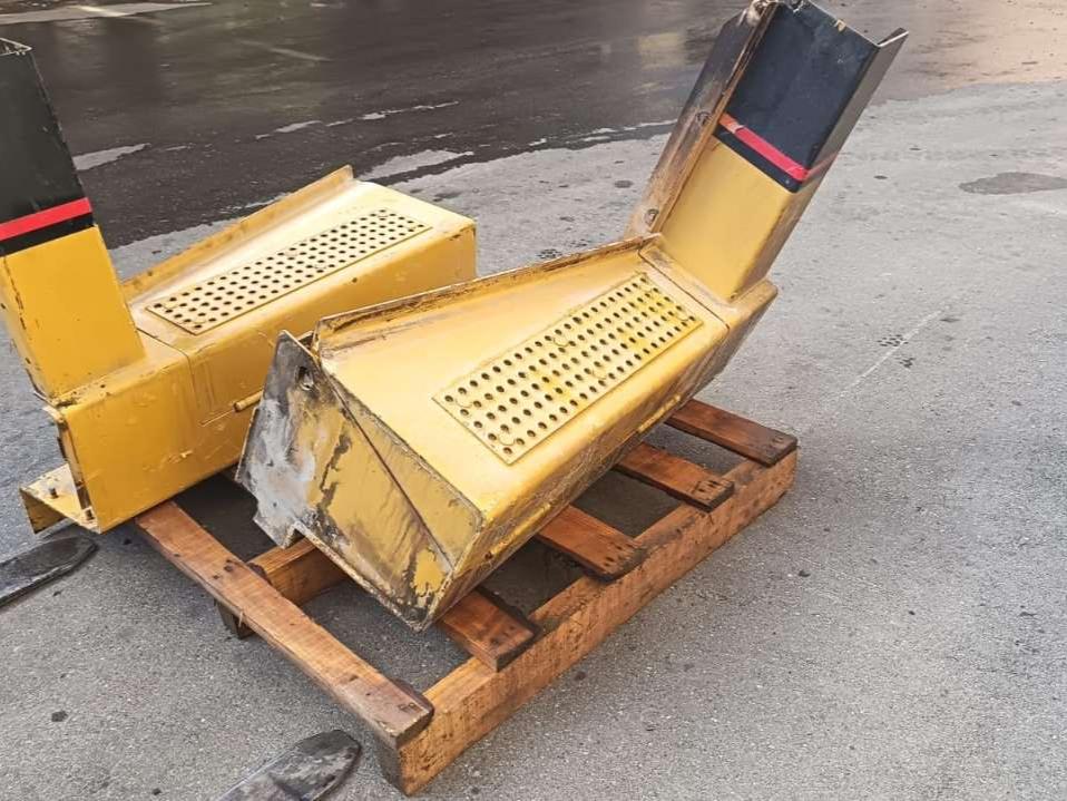 Capot et panneau de carrosserie pour Caterpillar 953 C Photo 9