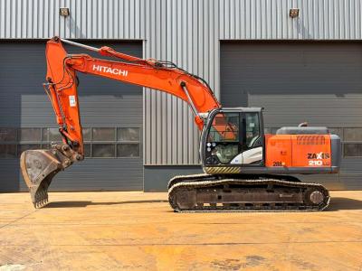 Hitachi ZX210LC-5B Photo 1